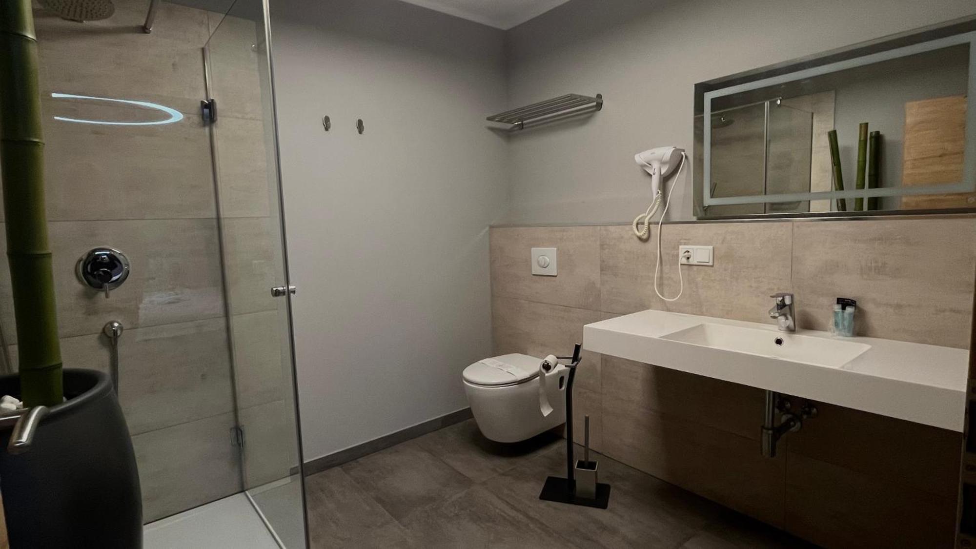 Vitalounge Sports & Spa Hotel เกลเซนเคียร์เคน ภายนอก รูปภาพ